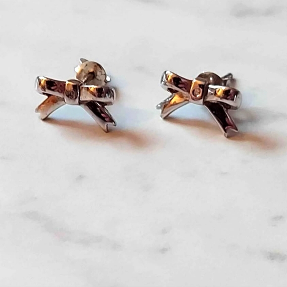 💎 Rhodium Silver Bow Chain and Earing SET. With small diamonds 💎. - Picture 2 of 3